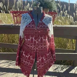 Love Kiss holiday women’s cardigan. Size large to extra large.